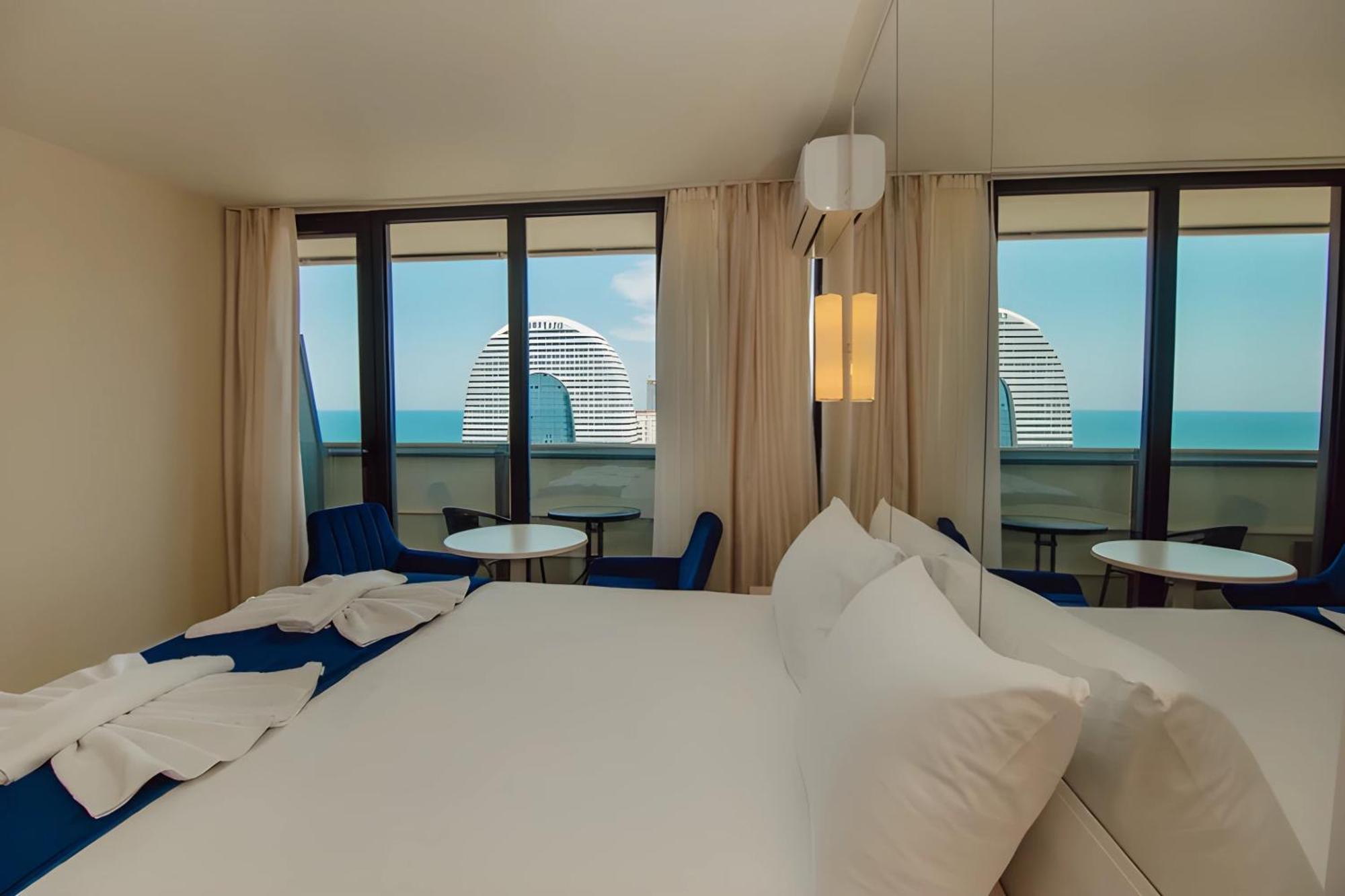 Orbi Dreamy Sea Views Lägenhet Batumi Exteriör bild